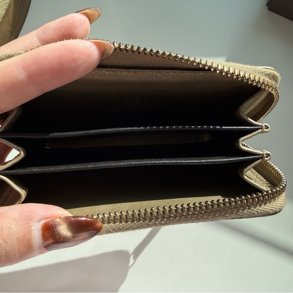 Gucci Microguccissima Zippered card case - Picture 6 of 12